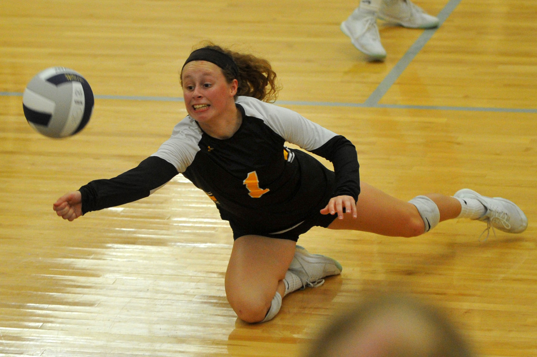 Bettendorf at Pleasant Valley volleyball